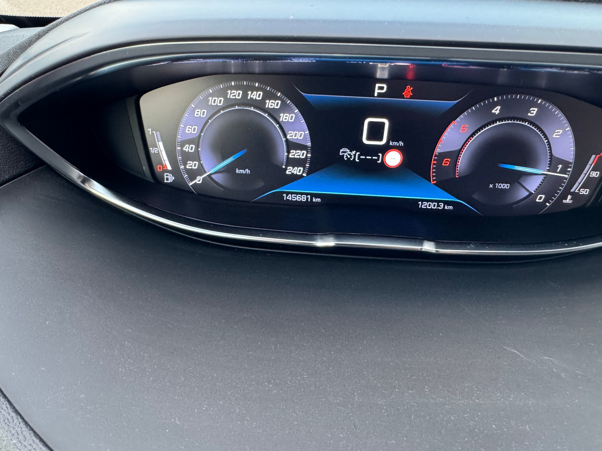 PEUGEOT 5008 1.5 BlueHDi Business Line ETA-image-11