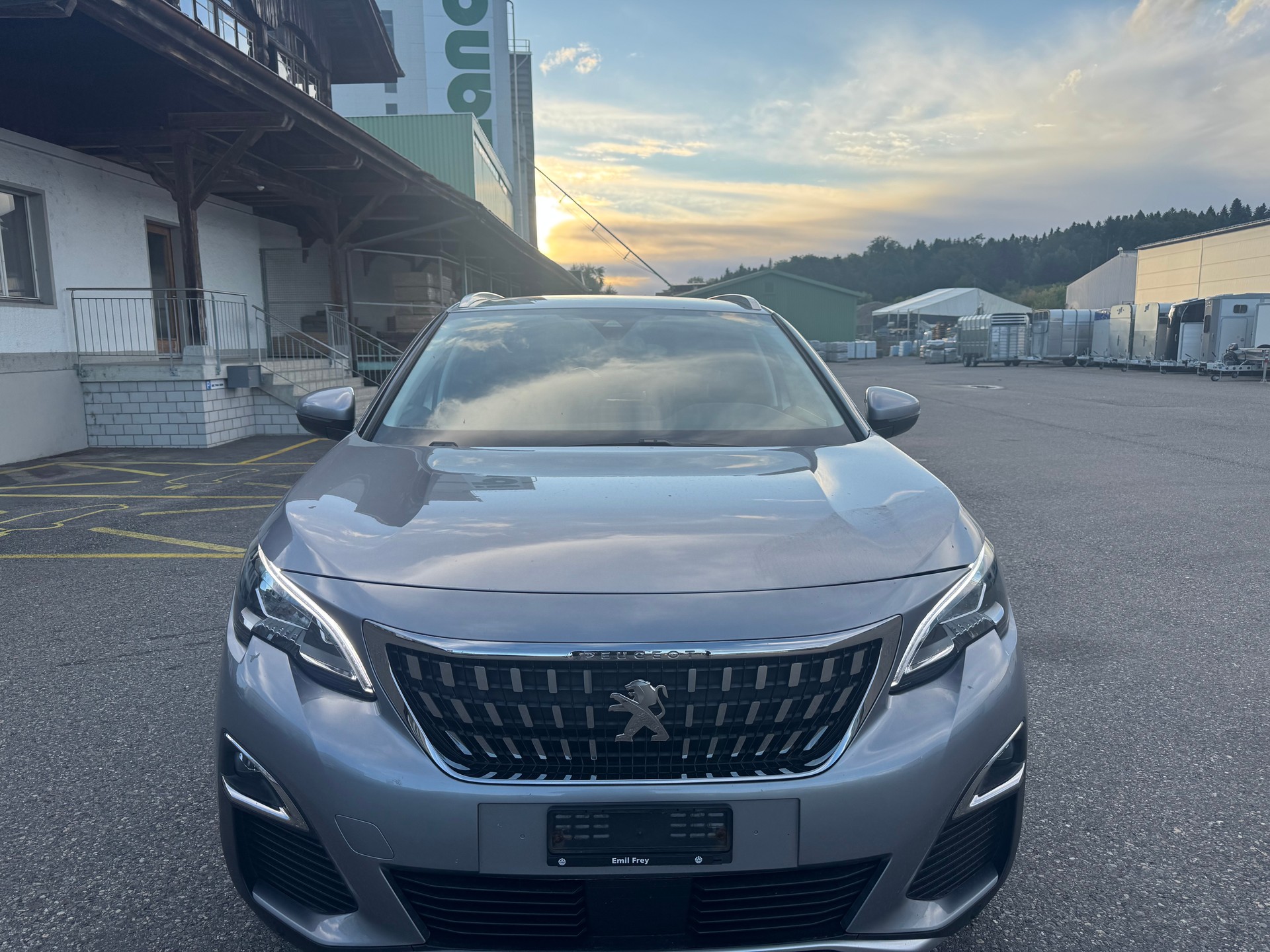 PEUGEOT 5008 1.5 BlueHDi Business Line ETA