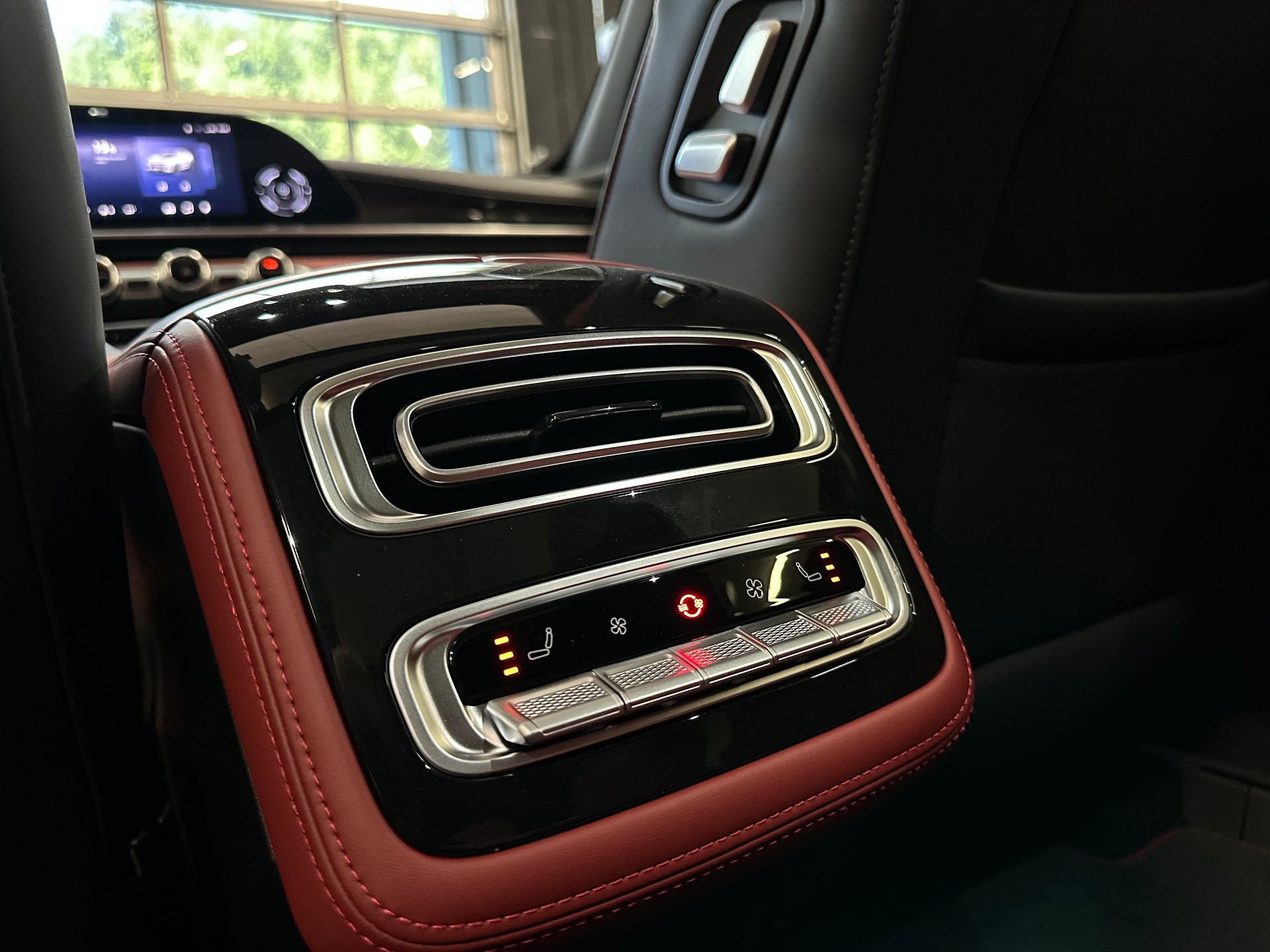 OMODA 9 PHEV SHS Exclusive AWD (Grau Matt)-image-17