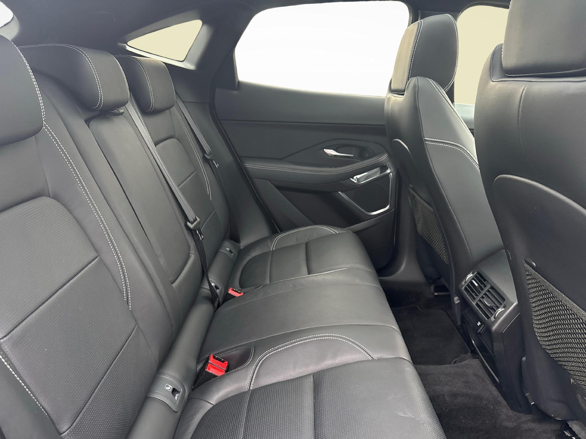 JAGUAR E-Pace 2.0 T 250 R-Dynamic SE AWD mit Panoramadach-image-10