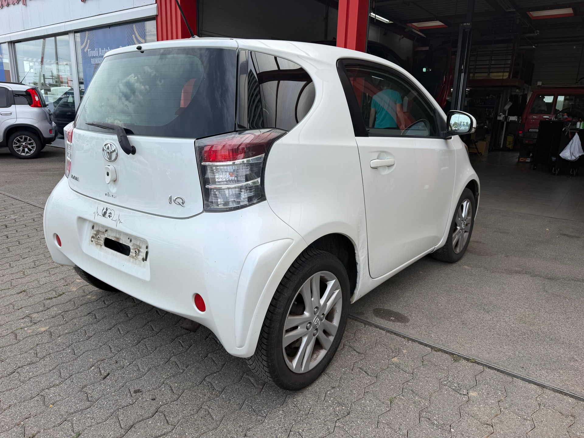 TOYOTA iQ3 1.33 Dual VVT-i-showroom-element-3