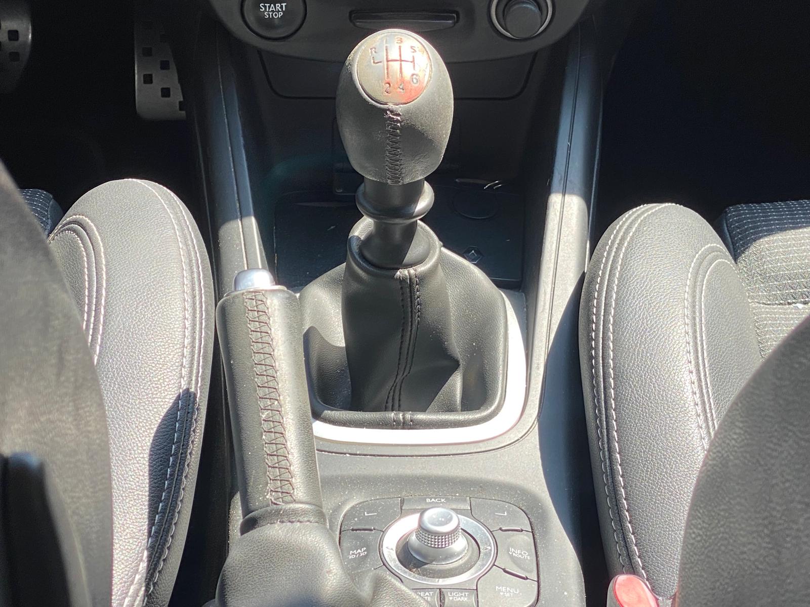 RENAULT Mégane 2.0 16V Turbo Privilège-image-18