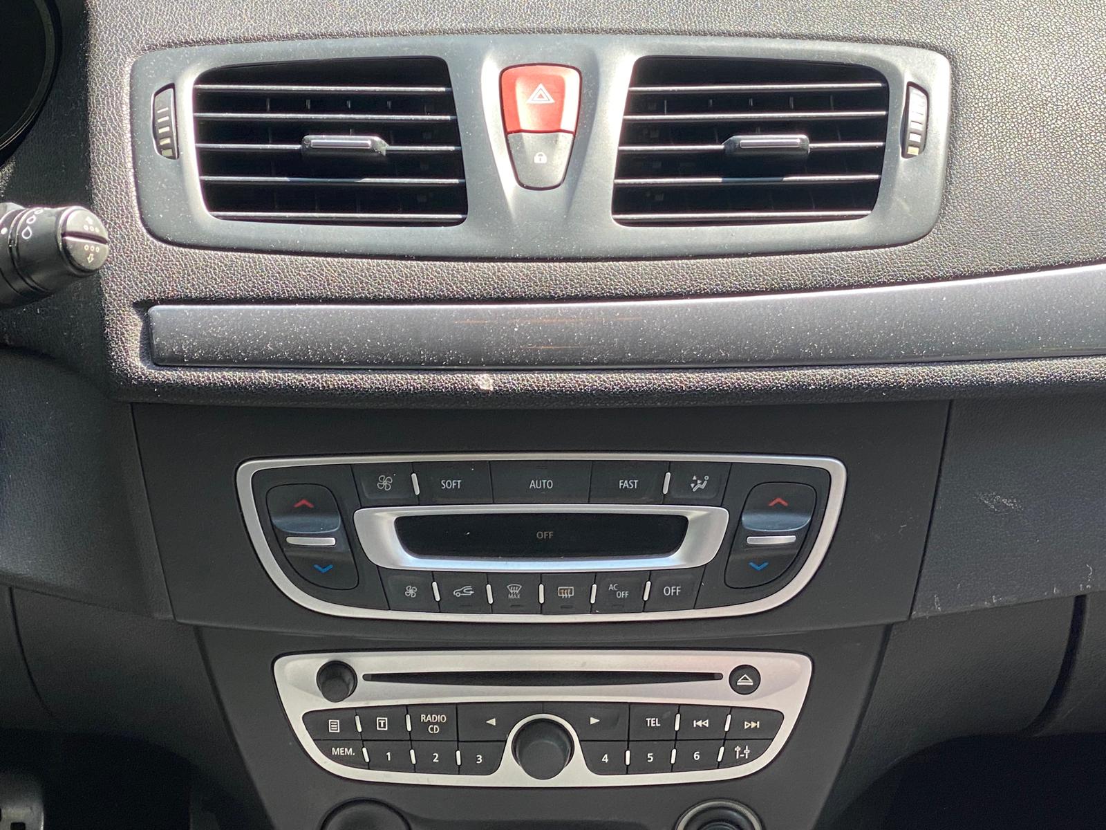RENAULT Mégane 2.0 16V Turbo Privilège-image-16