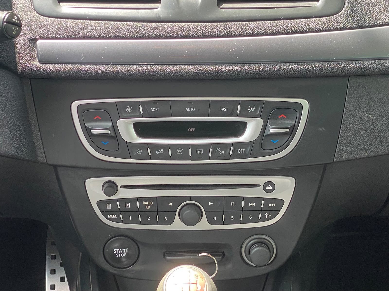 RENAULT Mégane 2.0 16V Turbo Privilège << écran cassé >>-image-14
