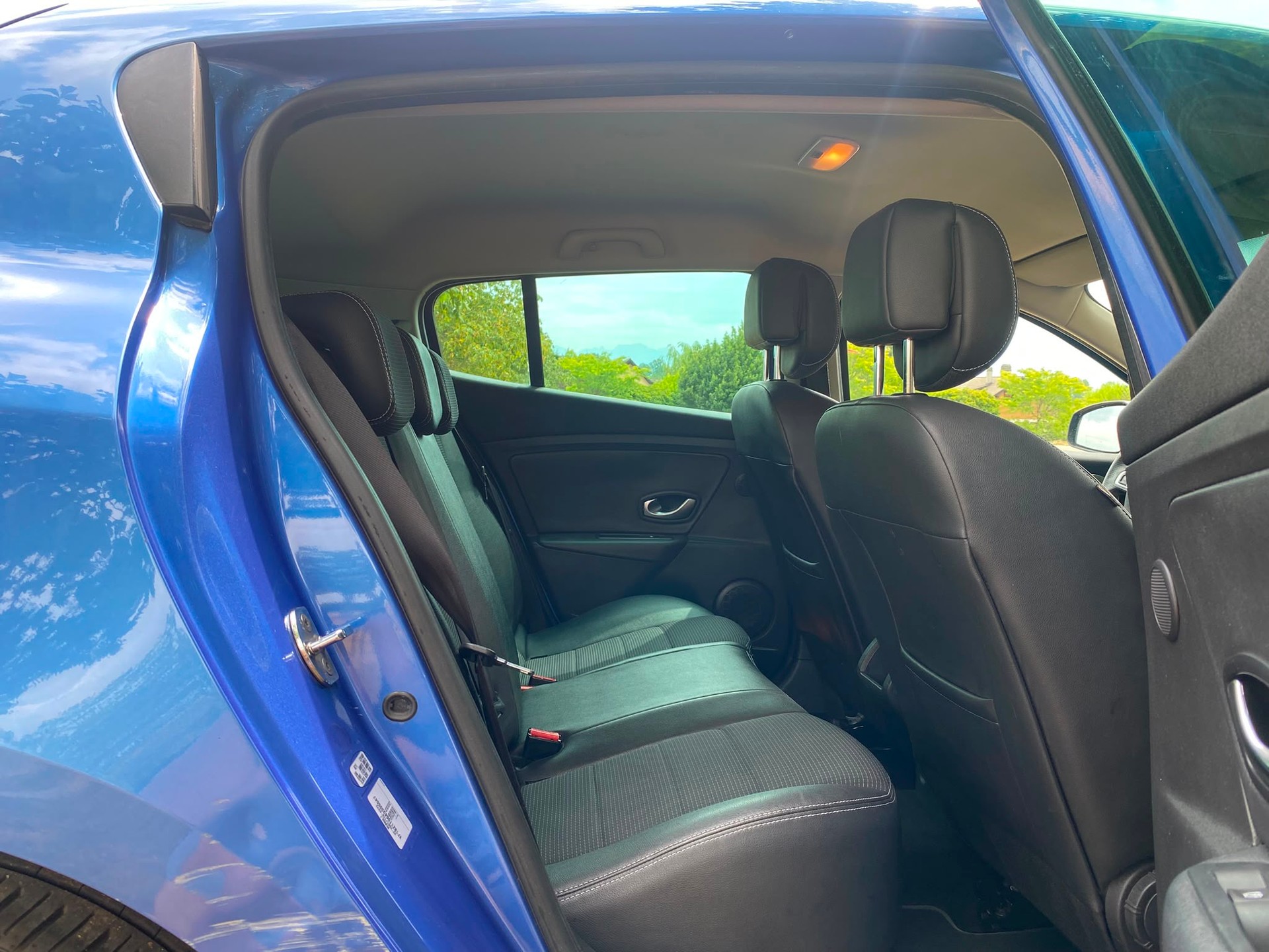 RENAULT Mégane 2.0 16V Turbo Privilège << écran cassé >>-image-18