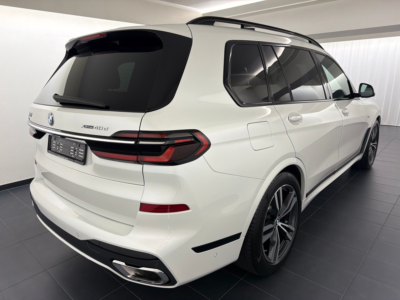 BMW X7 xDr 48V 40d M Sport-showroom-element-2