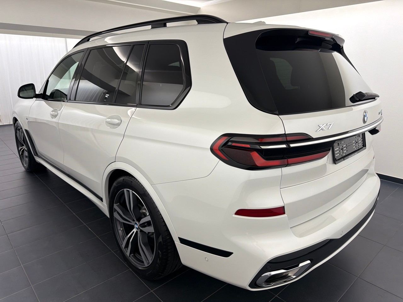 BMW X7 xDr 48V 40d M Sport-showroom-element-1