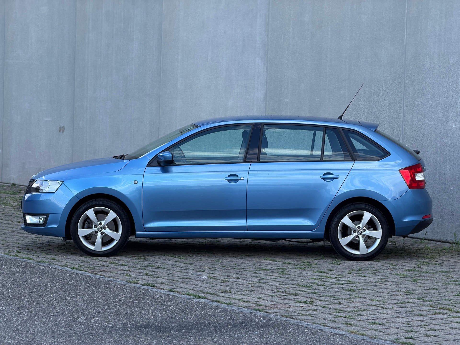 SKODA Rapid Spaceback 1.4 TSI Ambition DSG-showroom-element-1