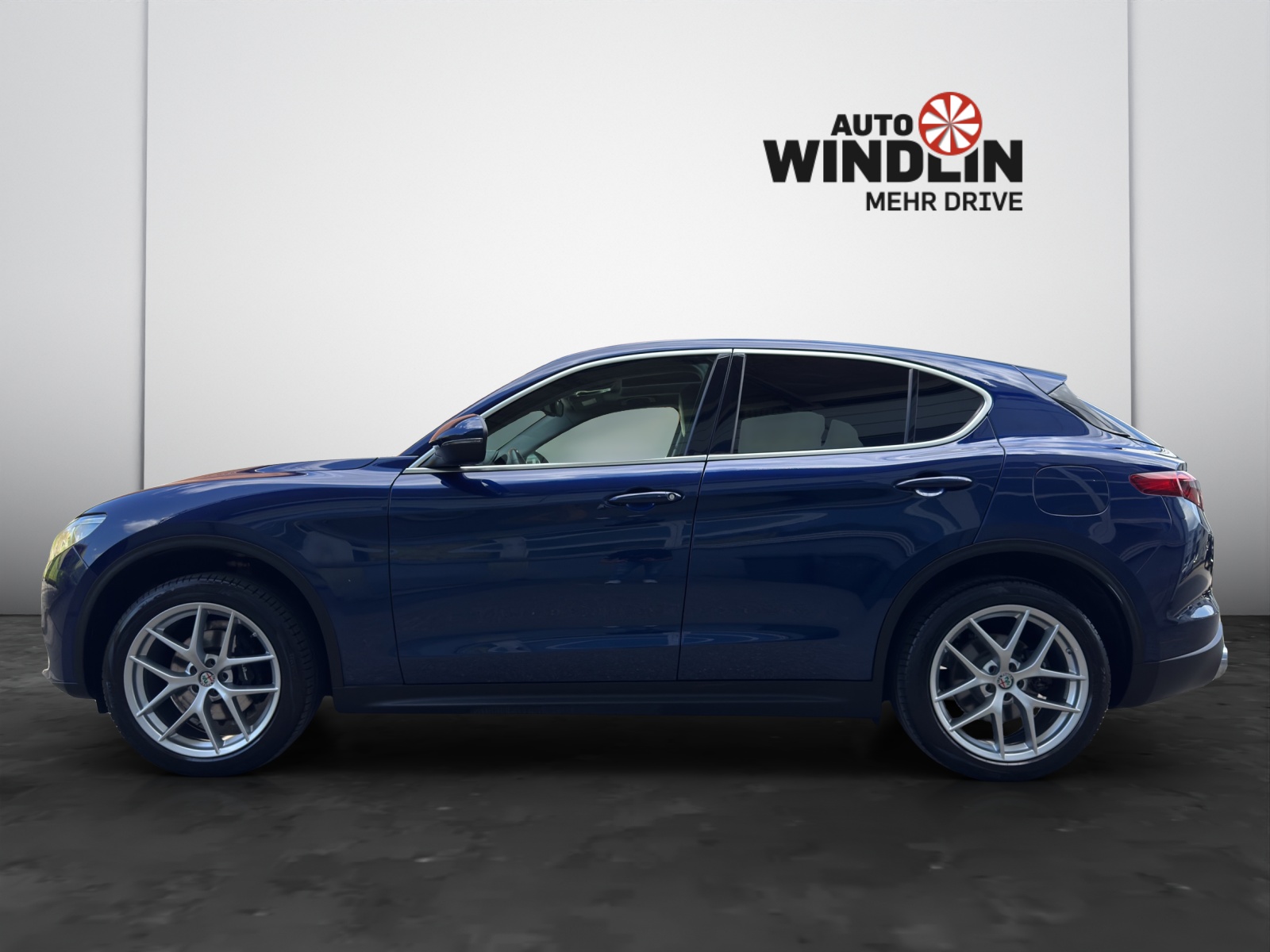 ALFA ROMEO Stelvio 2.0 Q4 280 Executive-showroom-element-2