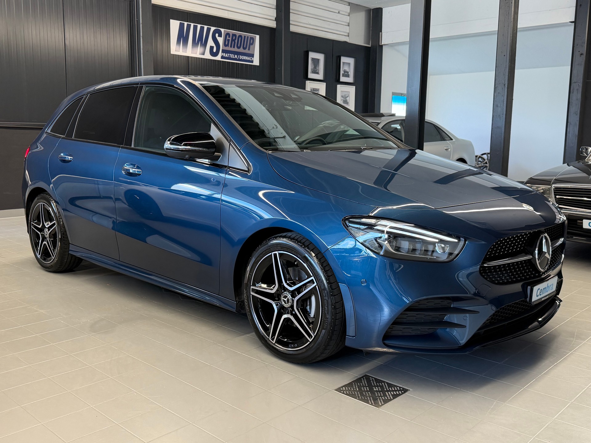 MERCEDES-BENZ B 200 AMG Line 7G-DCT-showroom-element-1