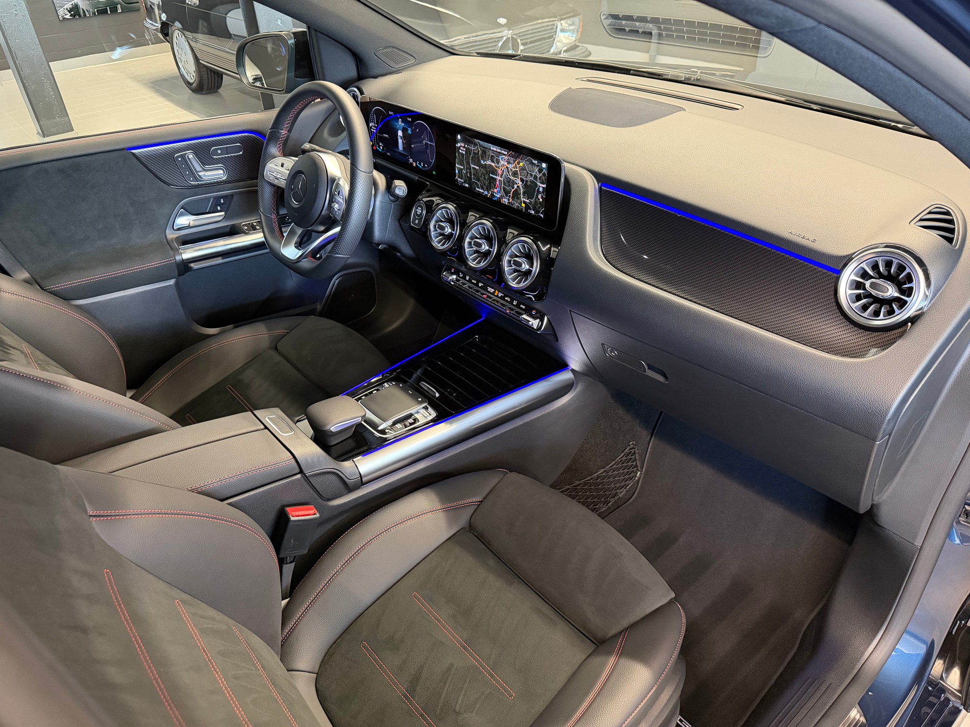 MERCEDES-BENZ B 200 AMG Line 7G-DCT-image-13