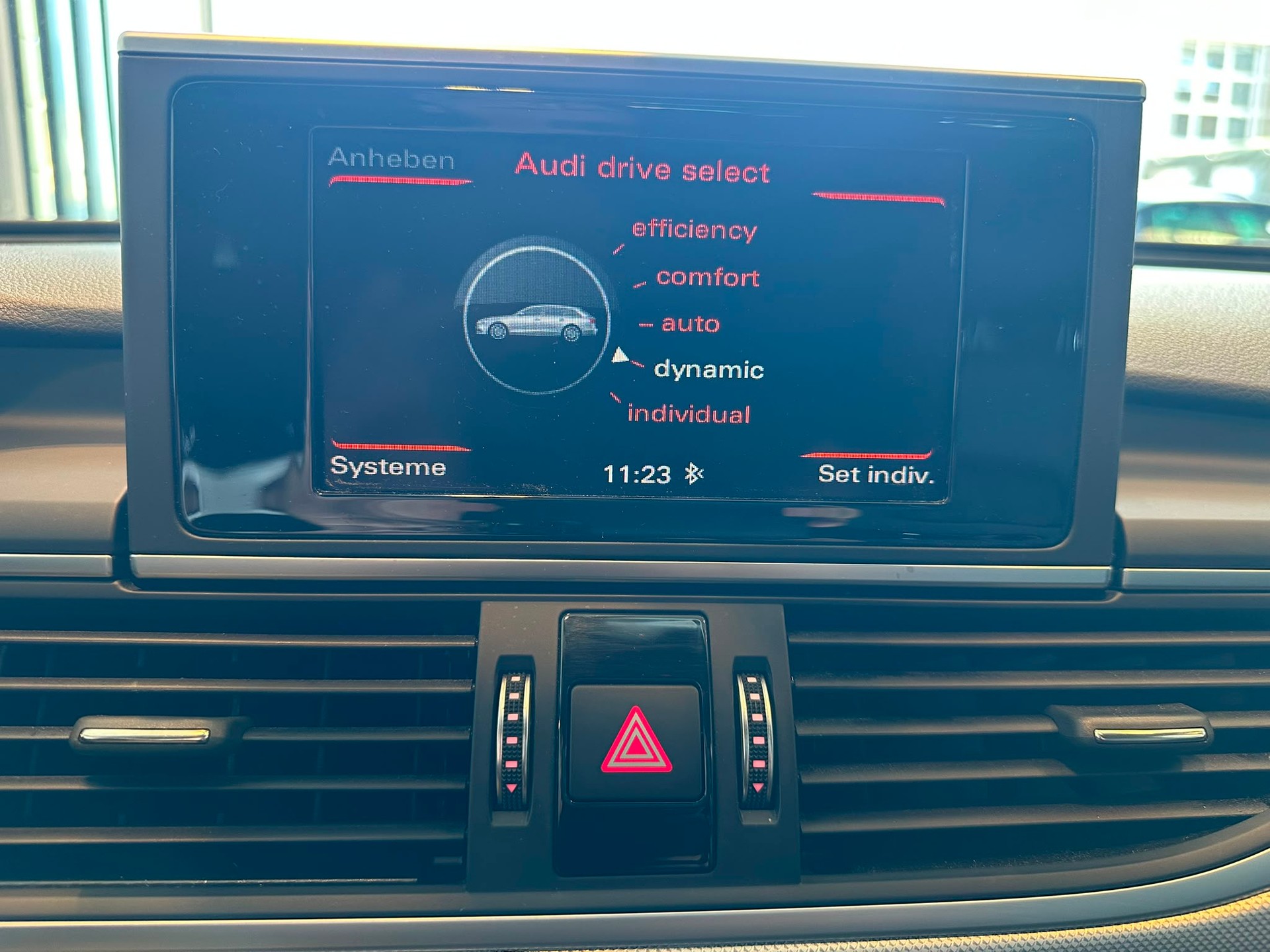 AUDI A6 Avant 2.0 TDI quattro S-tronic-image-16