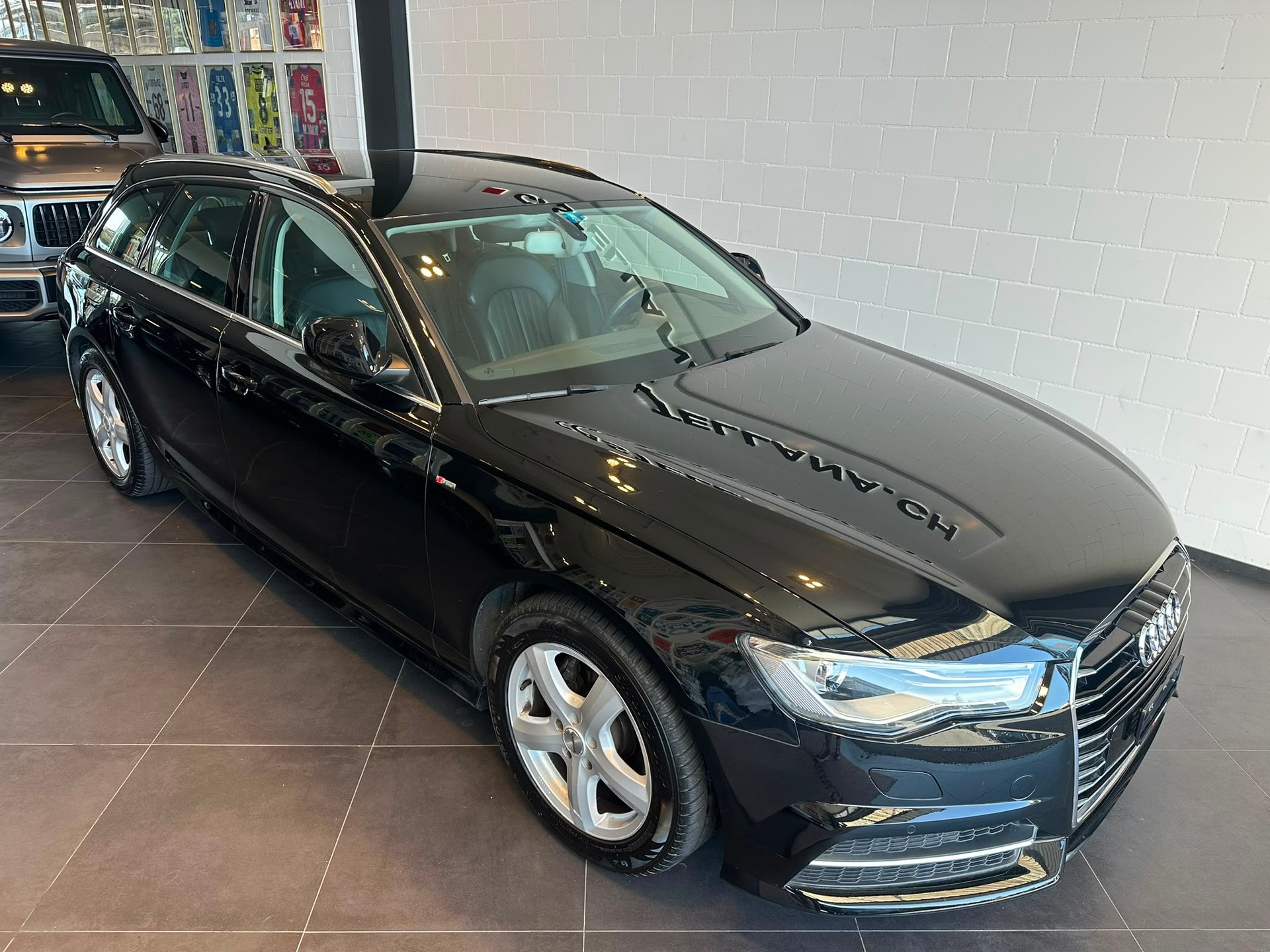 AUDI A6 Avant 2.0 TDI quattro S-tronic-showroom-element-1