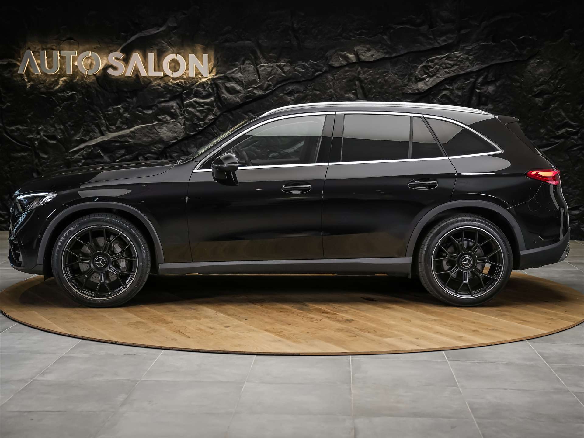 MERCEDES-BENZ GLC 300 d 4Matic AMG Line 9G-Tronic *Panorama*Abstandsregler*21" Felgen*-showroom-element-1