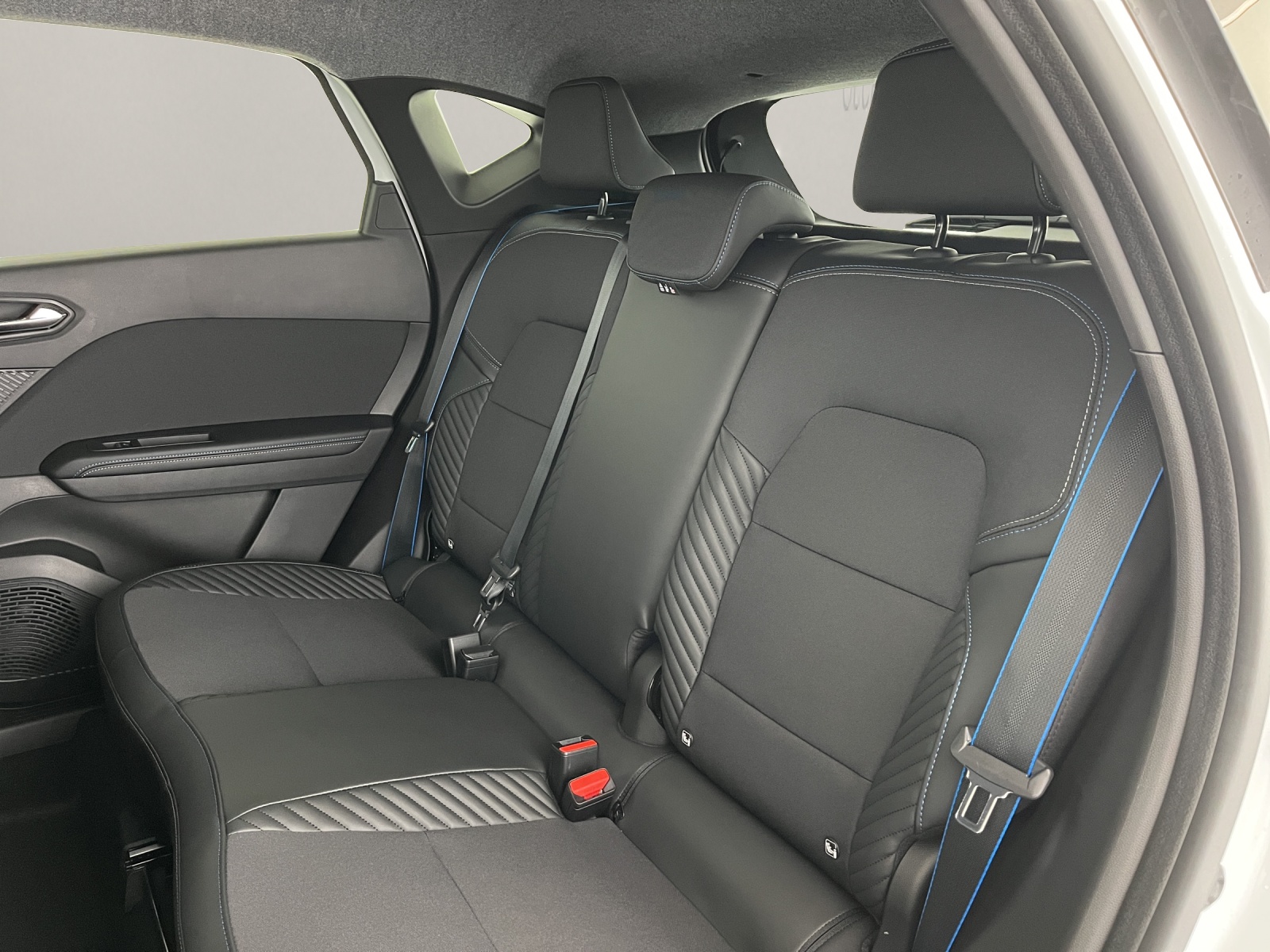 RENAULT Captur 1.8 E-Tech esprit Alpine-image-16