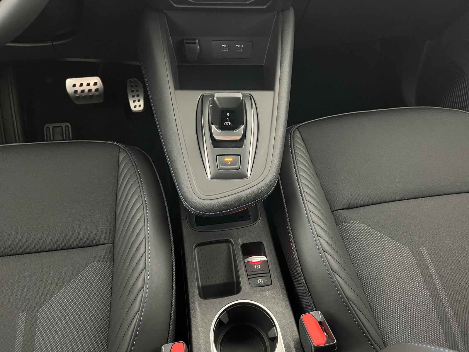 RENAULT Captur 1.8 E-Tech esprit Alpine-image-13