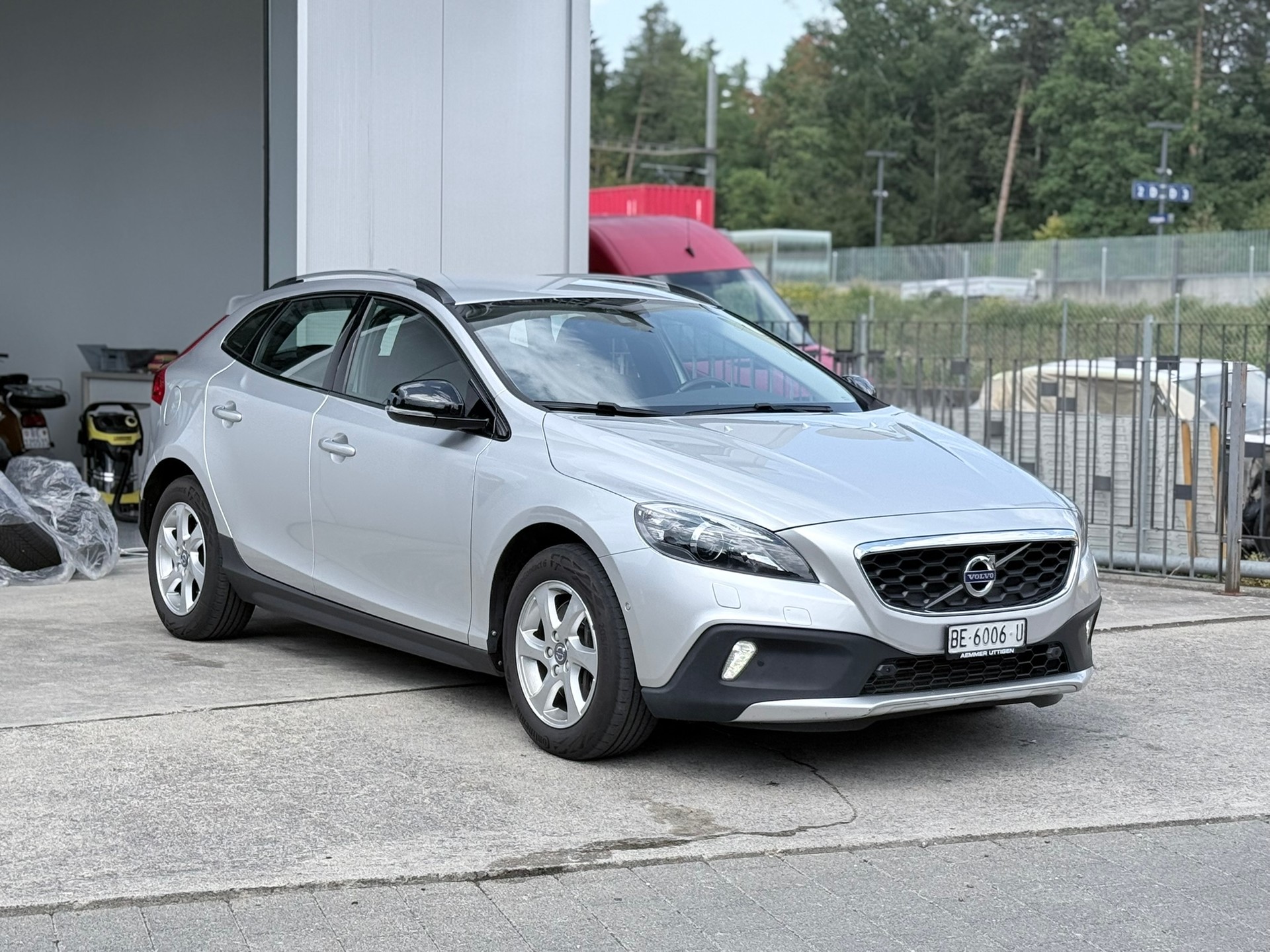 VOLVO V40 Cross Country T4 2.0 AWD Momentum Geartronic-showroom-element-2