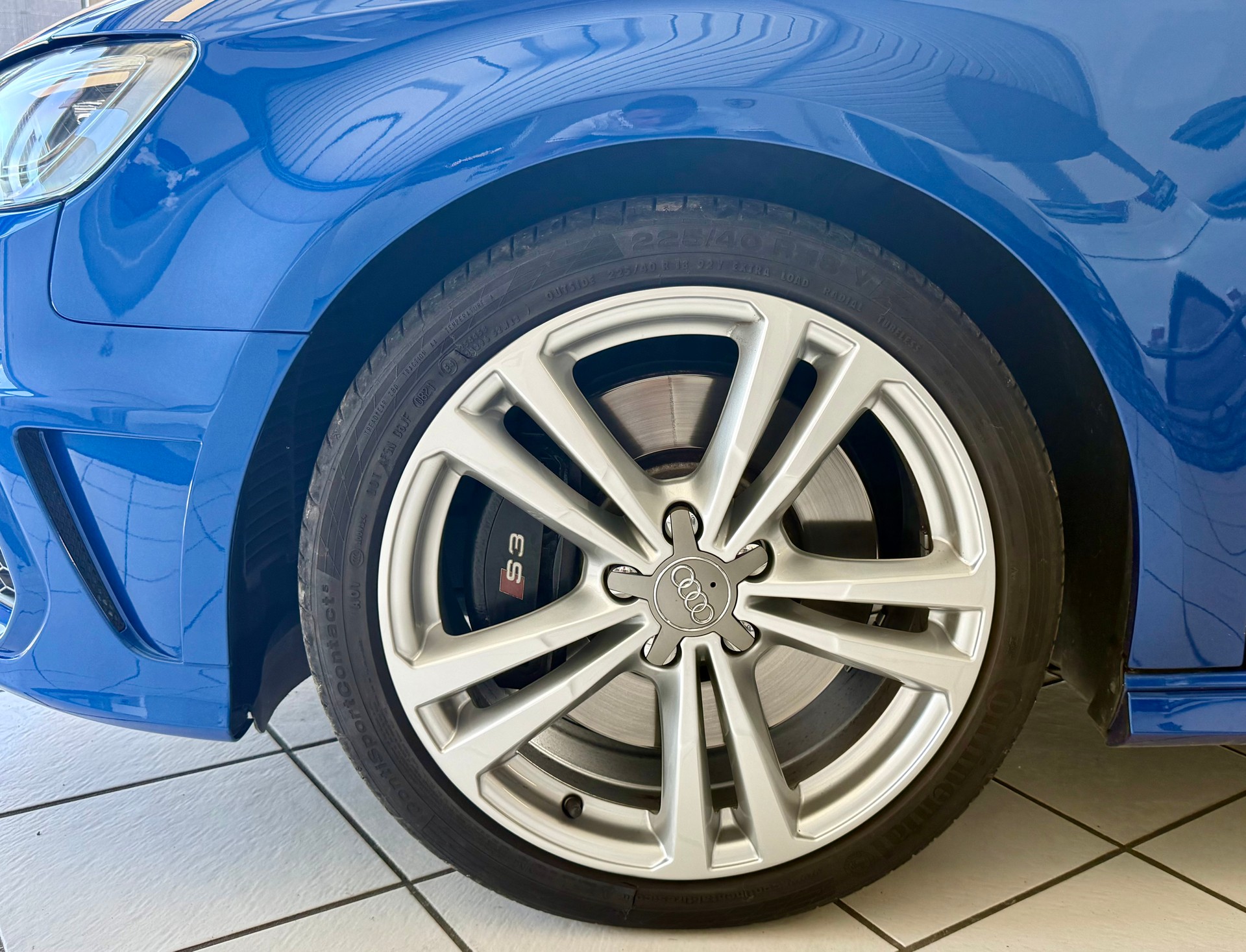 AUDI S3 Sportback 2.0 TFSI quattro S-tronic-showroom-element-3