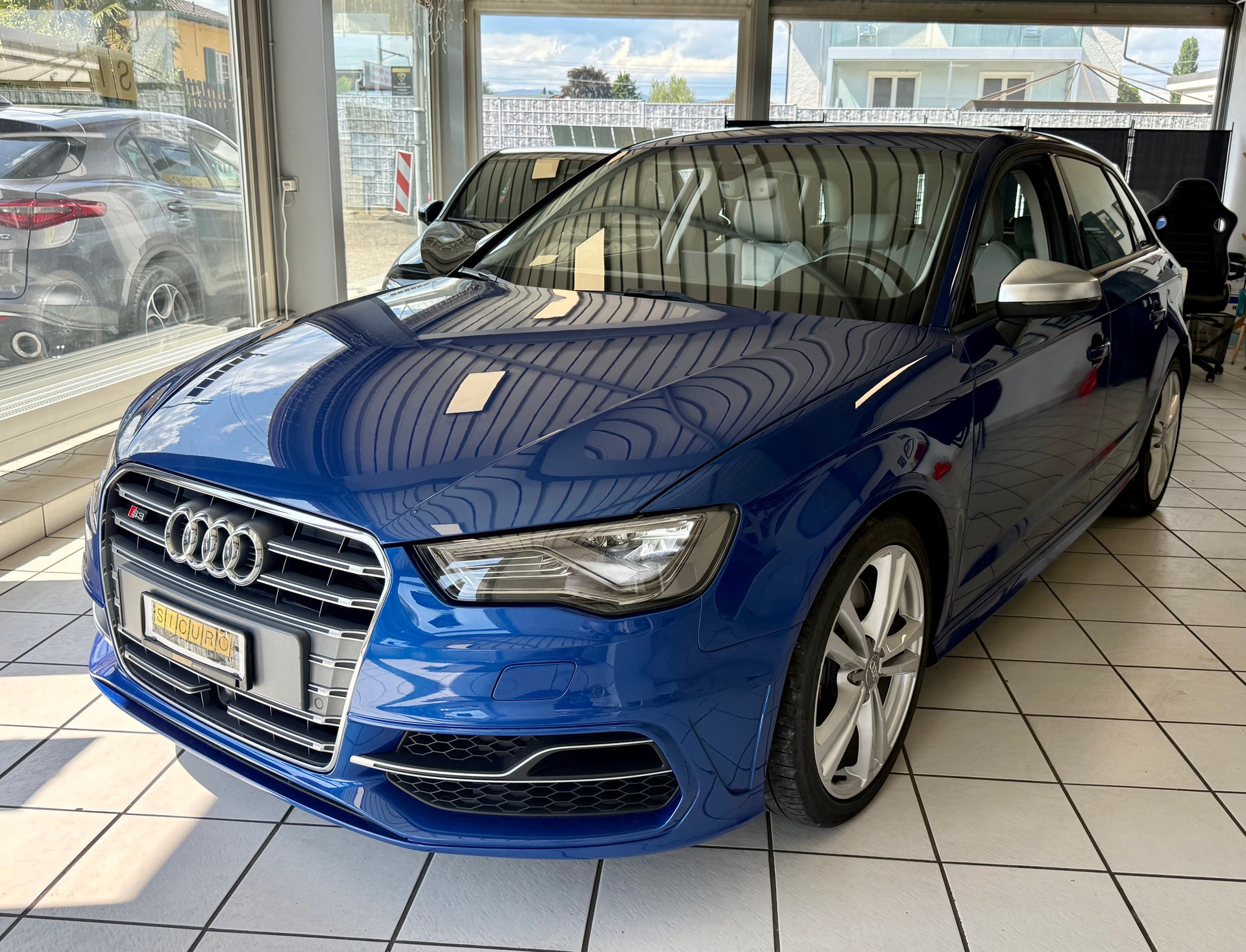 AUDI S3 Sportback 2.0 TFSI quattro S-tronic-showroom-element-2