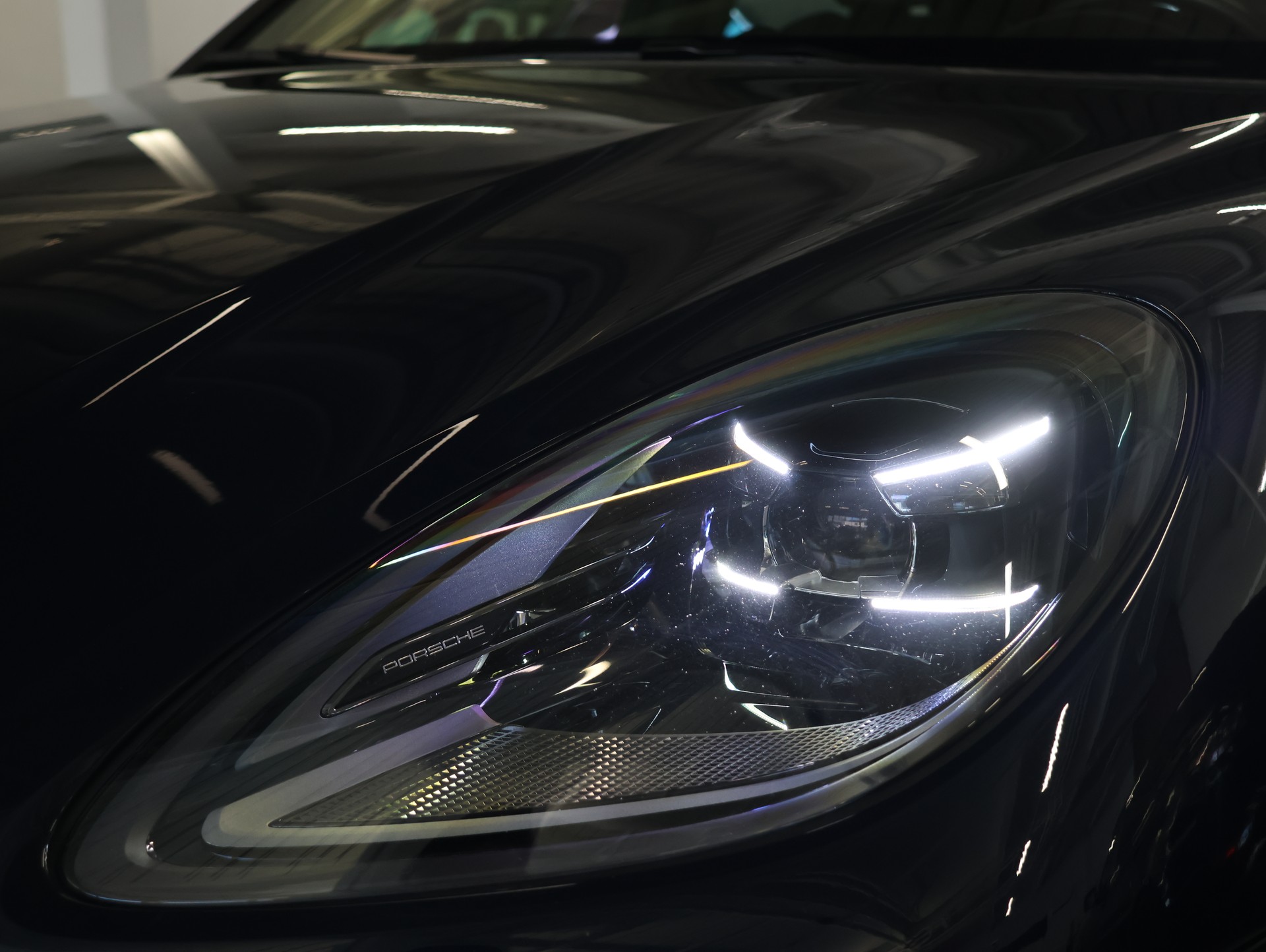 PORSCHE Macan S PDK *Panoramadach* *Bose* *Sitzheizung*-image-9