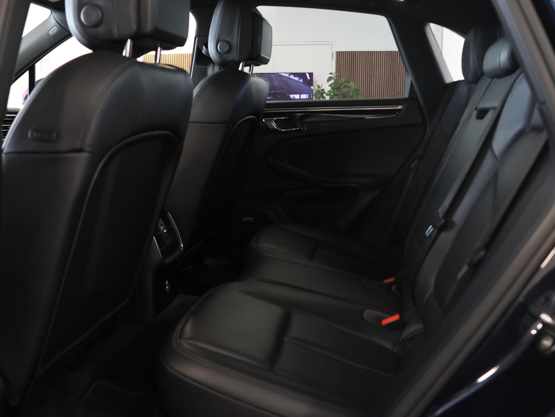 PORSCHE Macan S PDK *Panoramadach* *Bose* *Sitzheizung*-image-39
