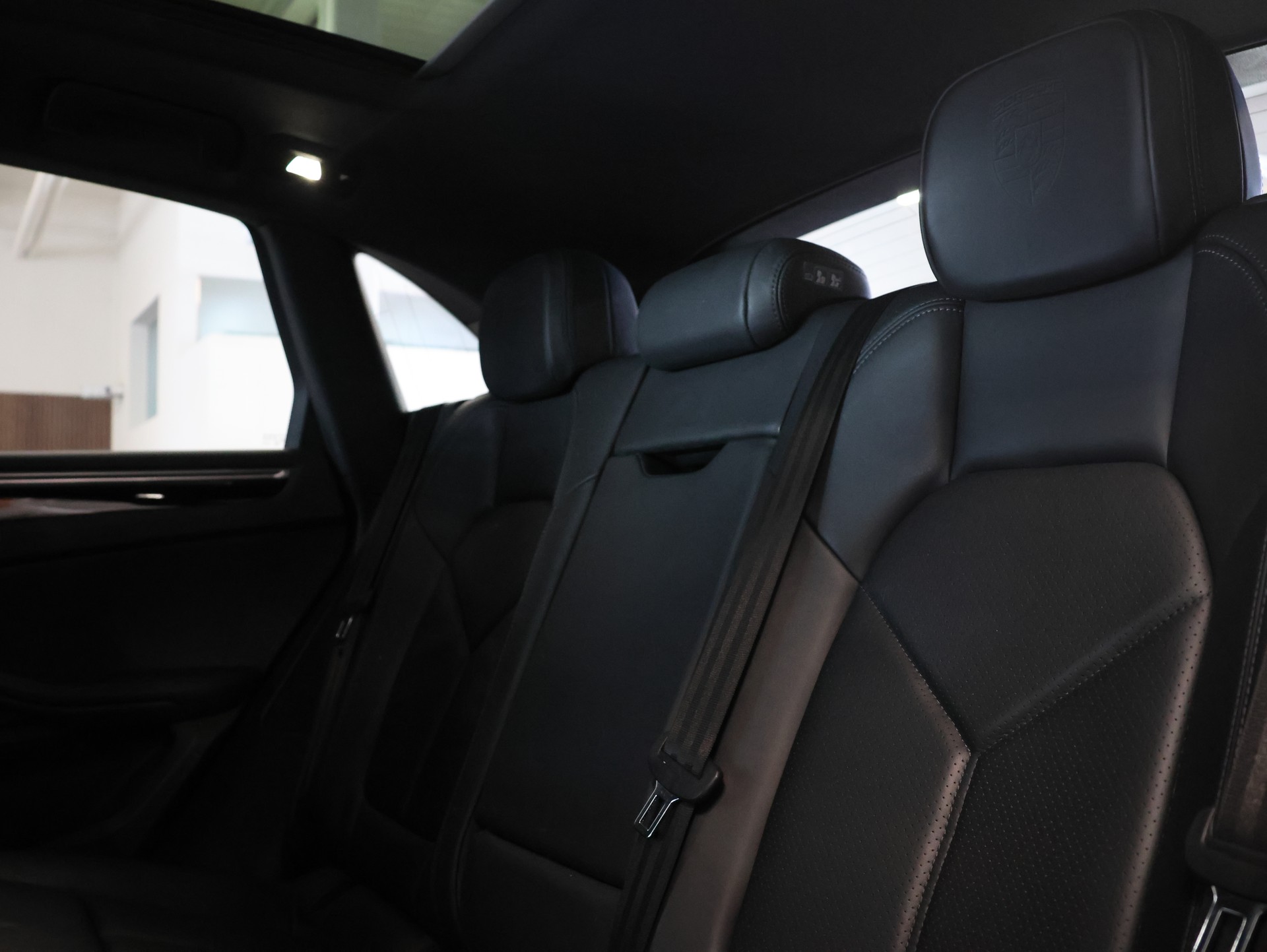 PORSCHE Macan S PDK *Panoramadach* *Bose* *Sitzheizung*-image-36