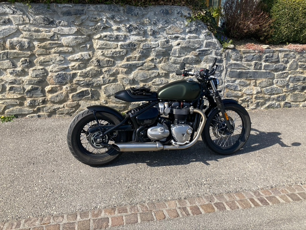 TRIUMPH Bonneville 1200 Bobber ABS-image-2