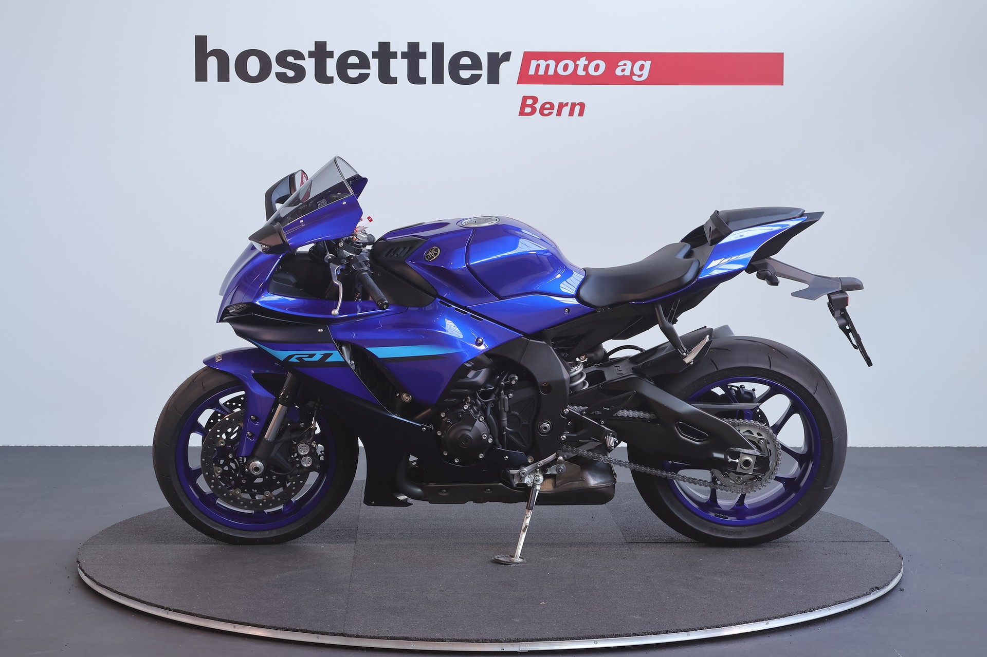 YAMAHA R1-image-4