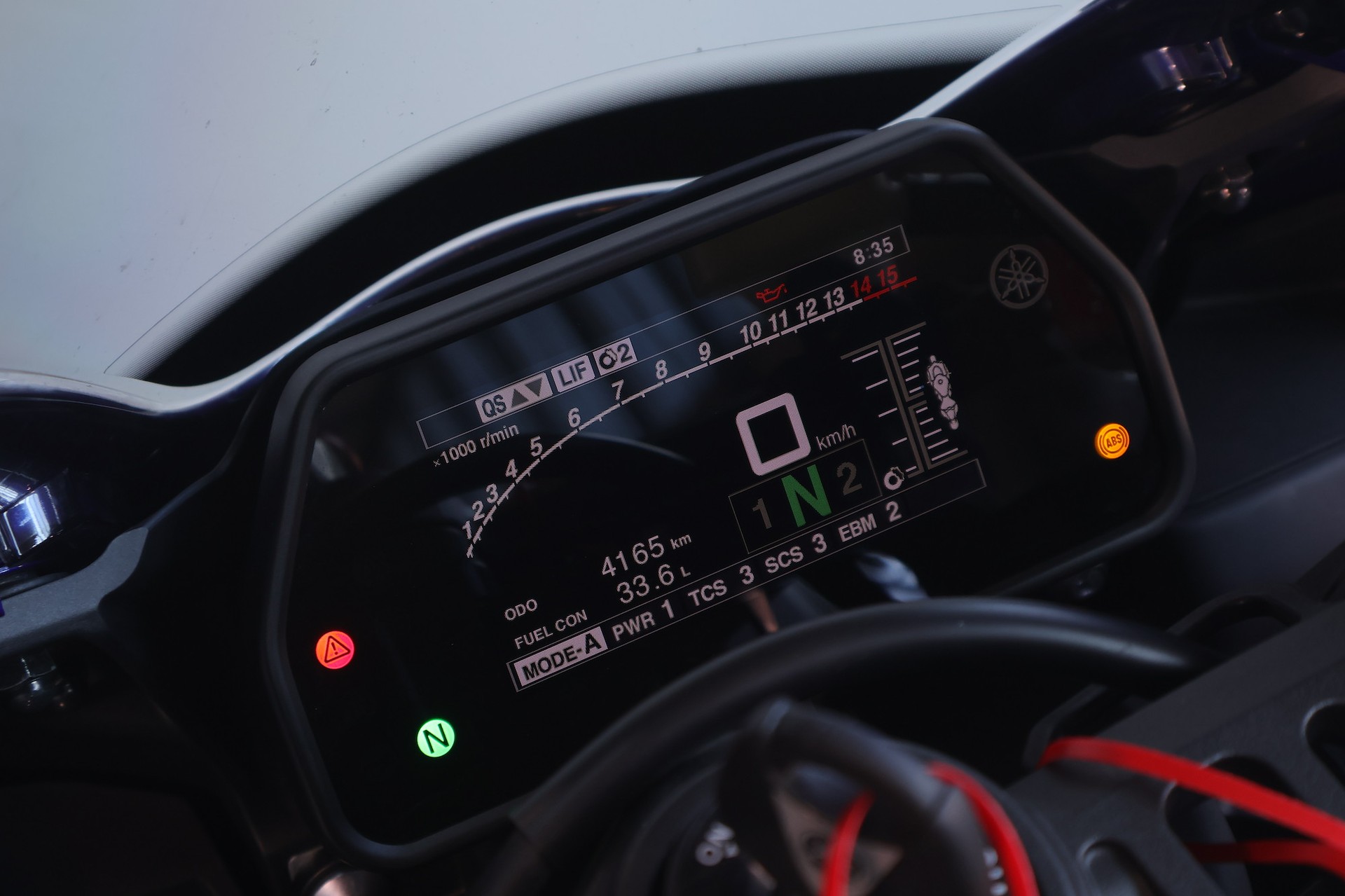 YAMAHA R1-image-6