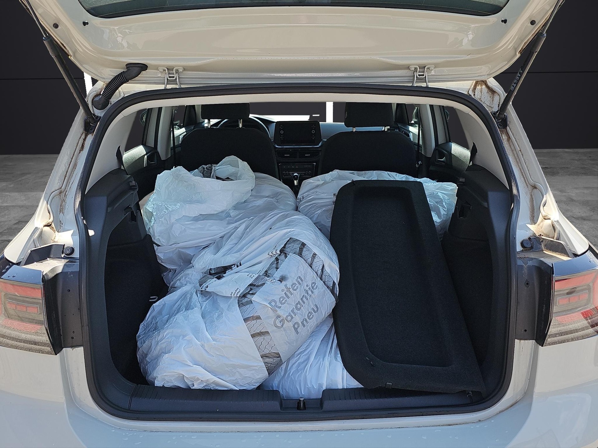 VW T-Cross 1.0 TSI 115 Life-image-12