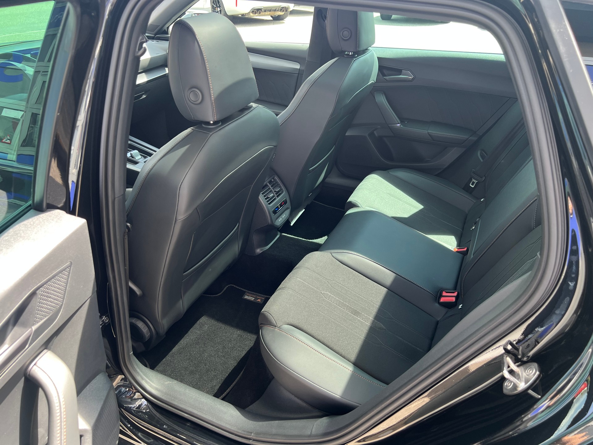 CUPRA Leon ST 2.0 TSI DSG-image-11