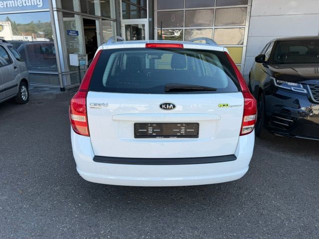 KIA Cee'd Sporty Wagon 1.4 16V Basic-image-5