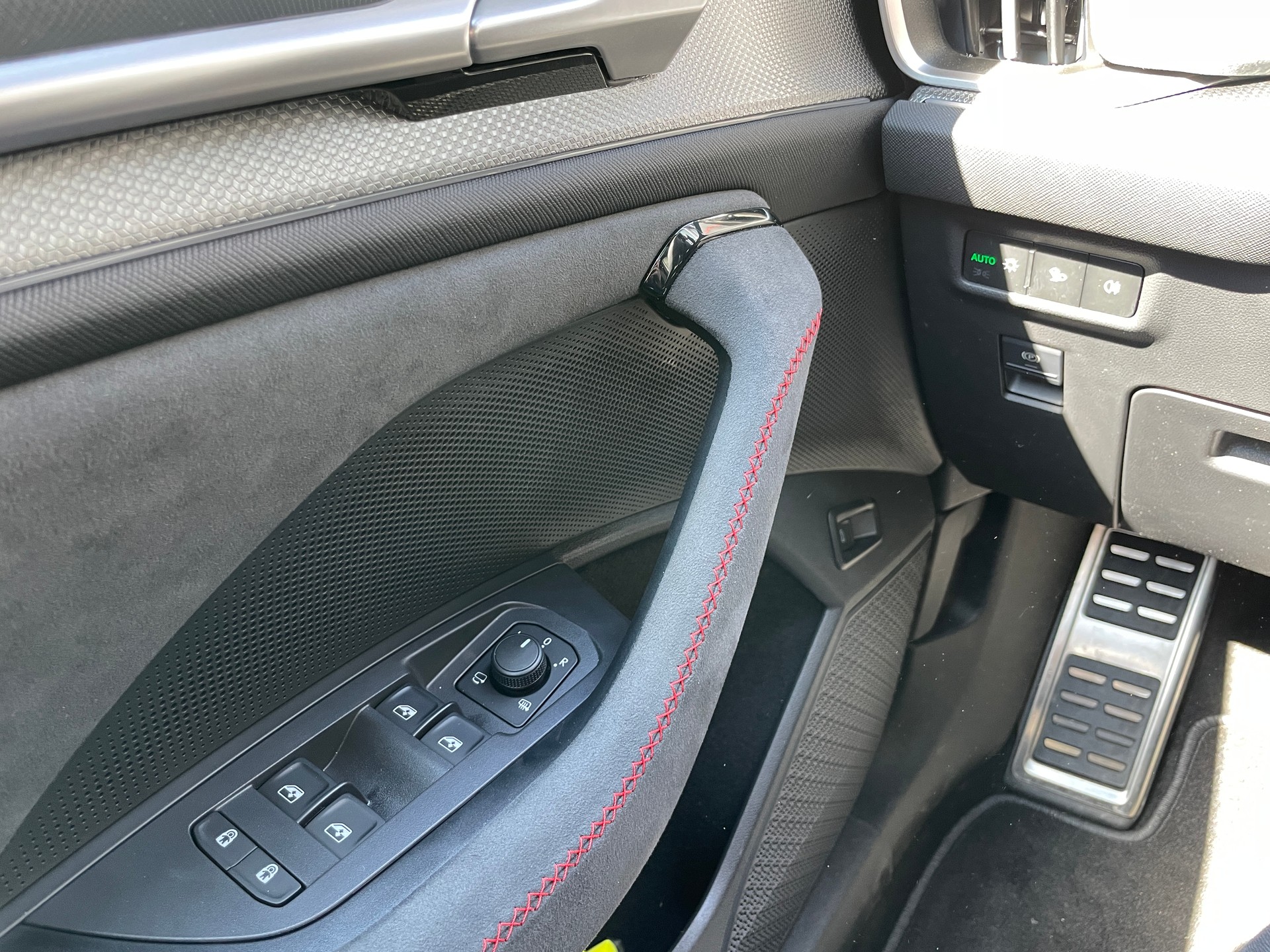 SKODA Kodiaq 2.0 TSI RS 4x4 7-Sitzer-image-28