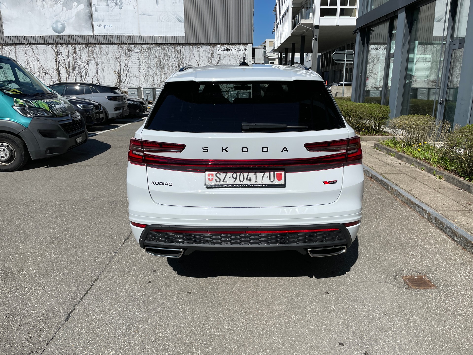 SKODA Kodiaq 2.0 TSI RS 4x4 7-Sitzer-image-4