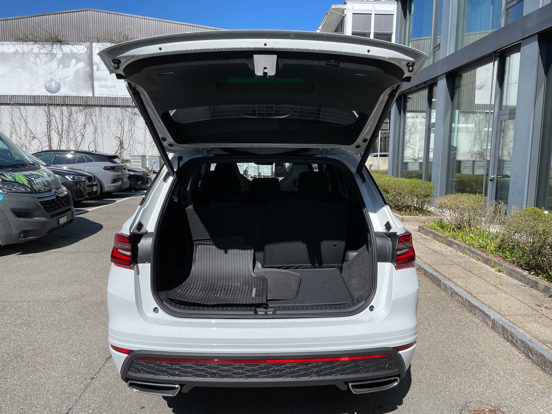 SKODA Kodiaq 2.0 TSI RS 4x4 7-Sitzer-image-5