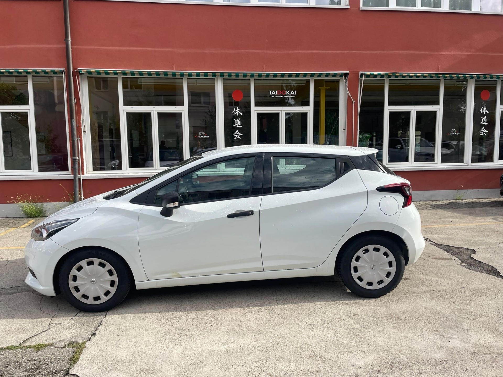 NISSAN Micra 1.0 acenta-showroom-element-1
