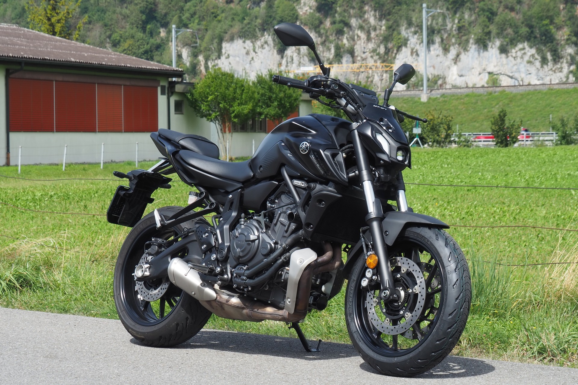 YAMAHA MT-07 (35KW)-showroom-element-2