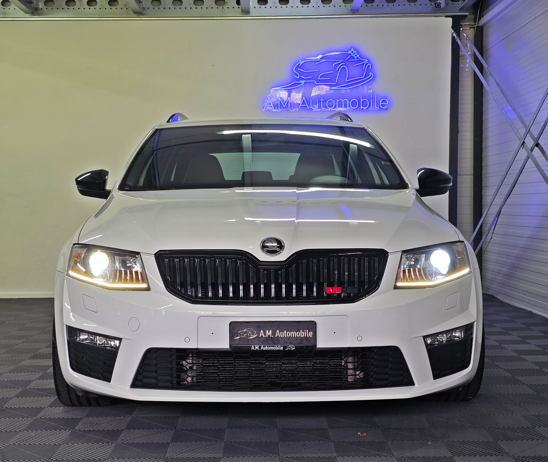 SKODA Octavia Combi 2.0 TSI RS DSG-showroom-element-1