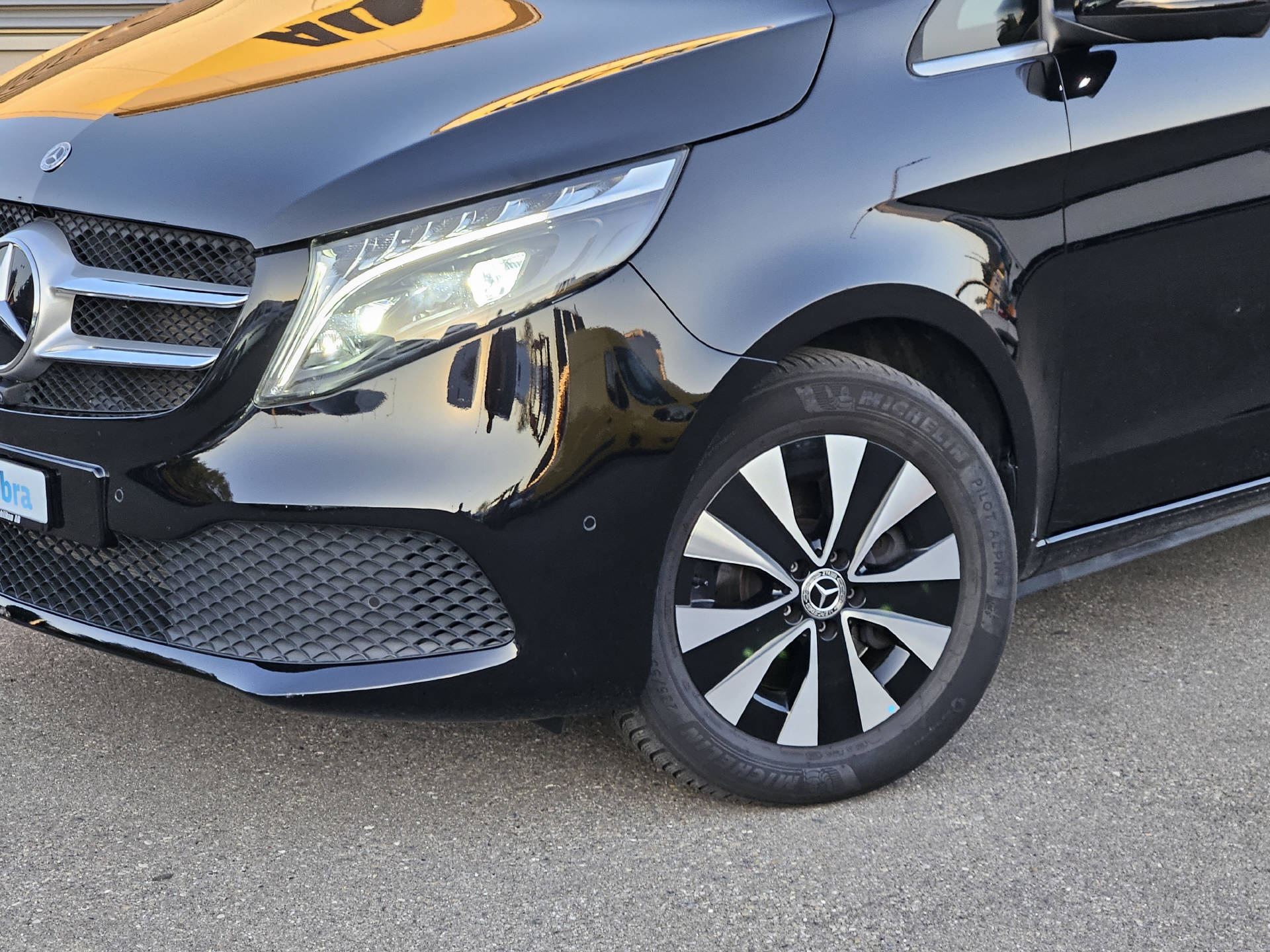 MERCEDES-BENZ V 250 d Avantgarde lang 4matic Van * 7- Plätzer * 10 Jahre oder 100'000km Gratisservice *-showroom-element-1