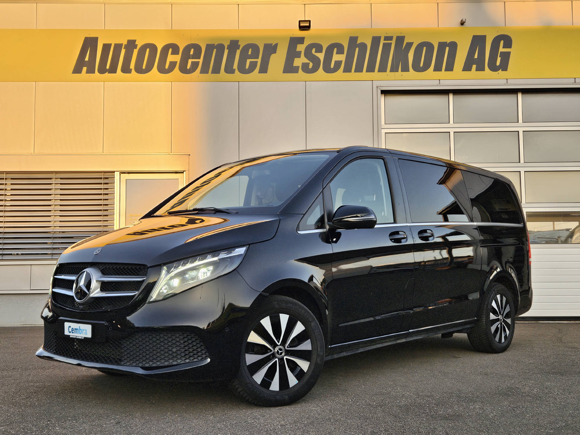 MERCEDES-BENZ V 250 d Avantgarde lang 4matic Van * 7- Plätzer * 10 Jahre oder 100'000km Gratisservice *-showroom-element-2
