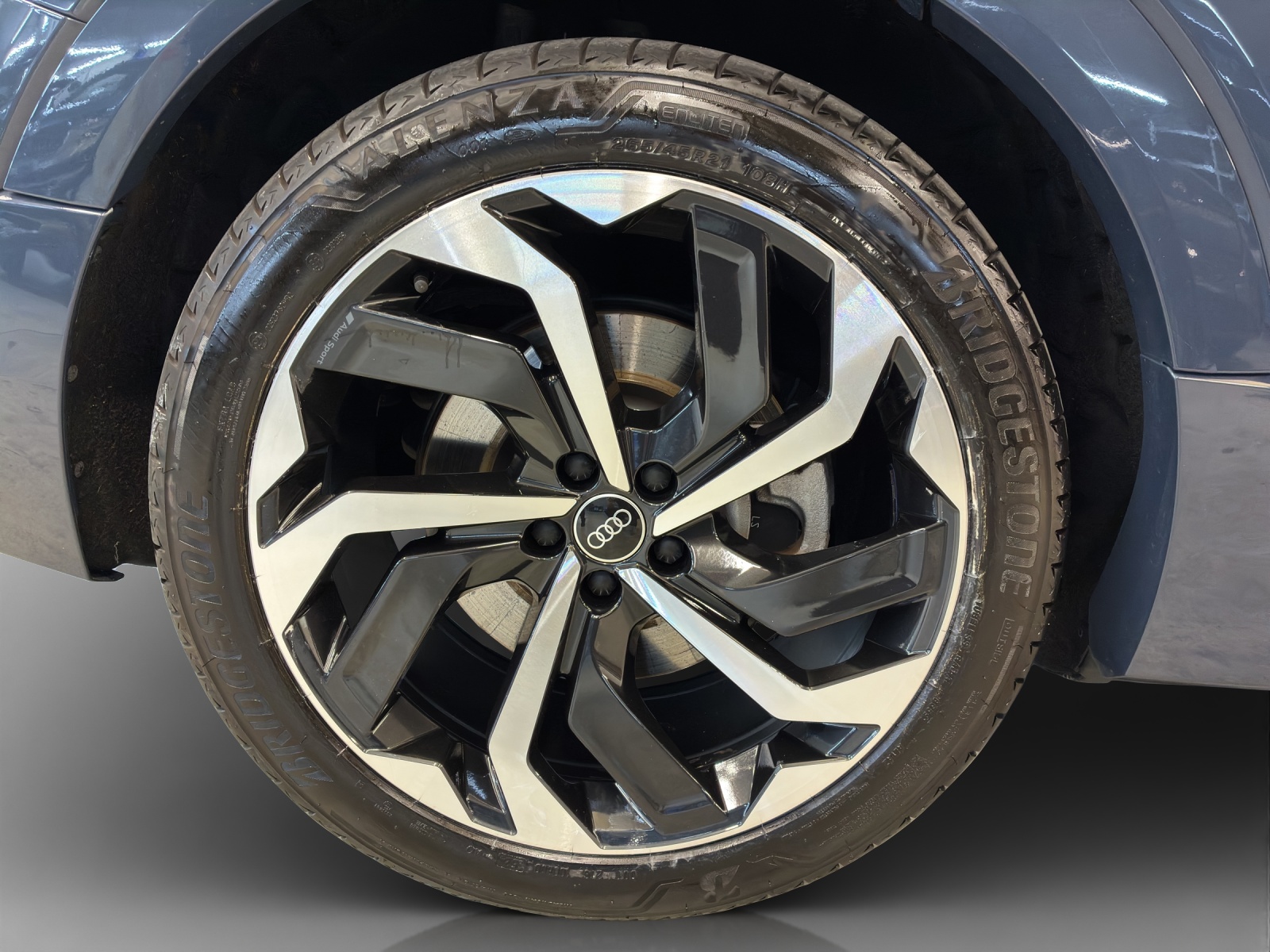 AUDI e-tron 55 Sportback S Line Black Edition quattro-image-14