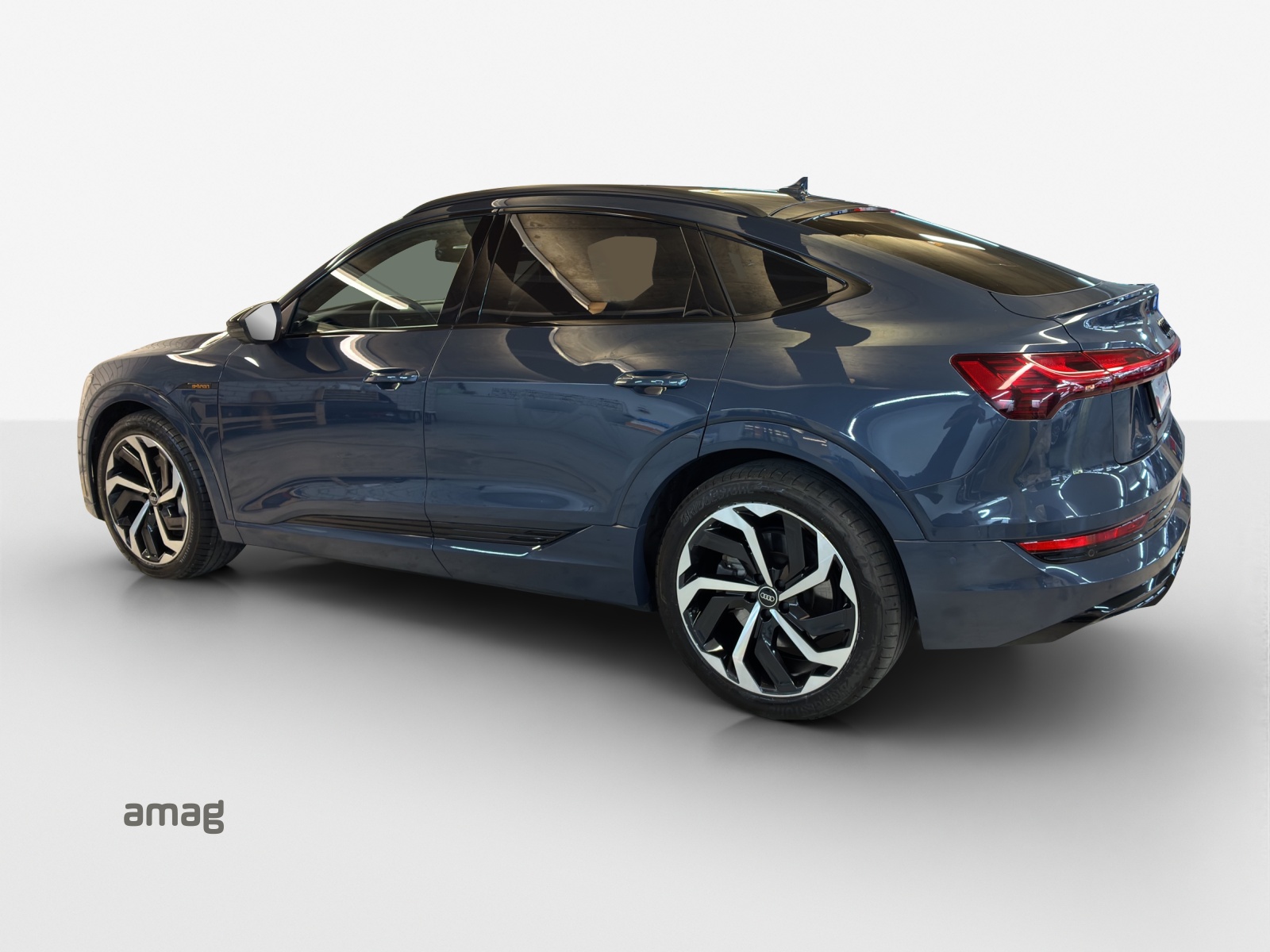 AUDI e-tron 55 Sportback S Line Black Edition quattro-showroom-element-2