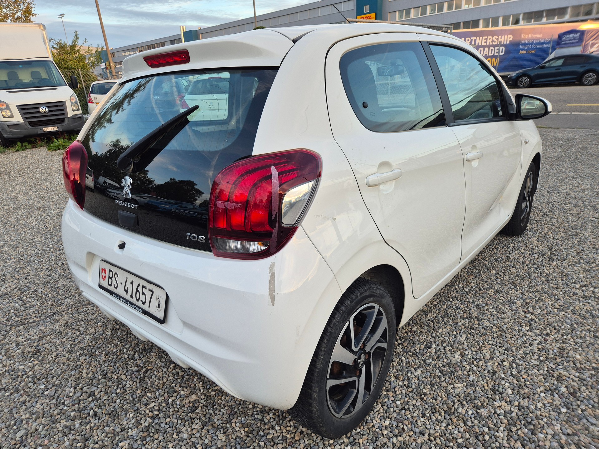 PEUGEOT 108 1.2 VTi Active-image-4