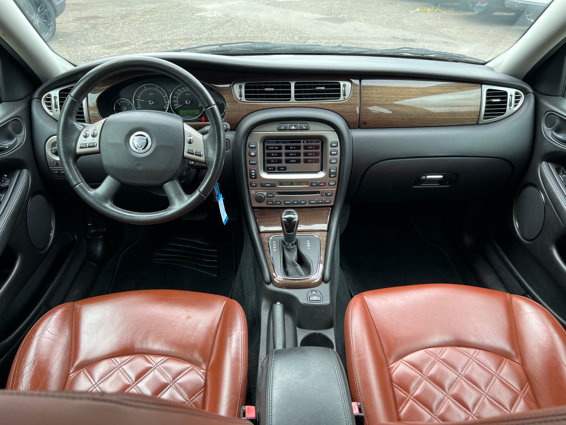 JAGUAR X-Type 2.2D Sovereign Automatic-image-13