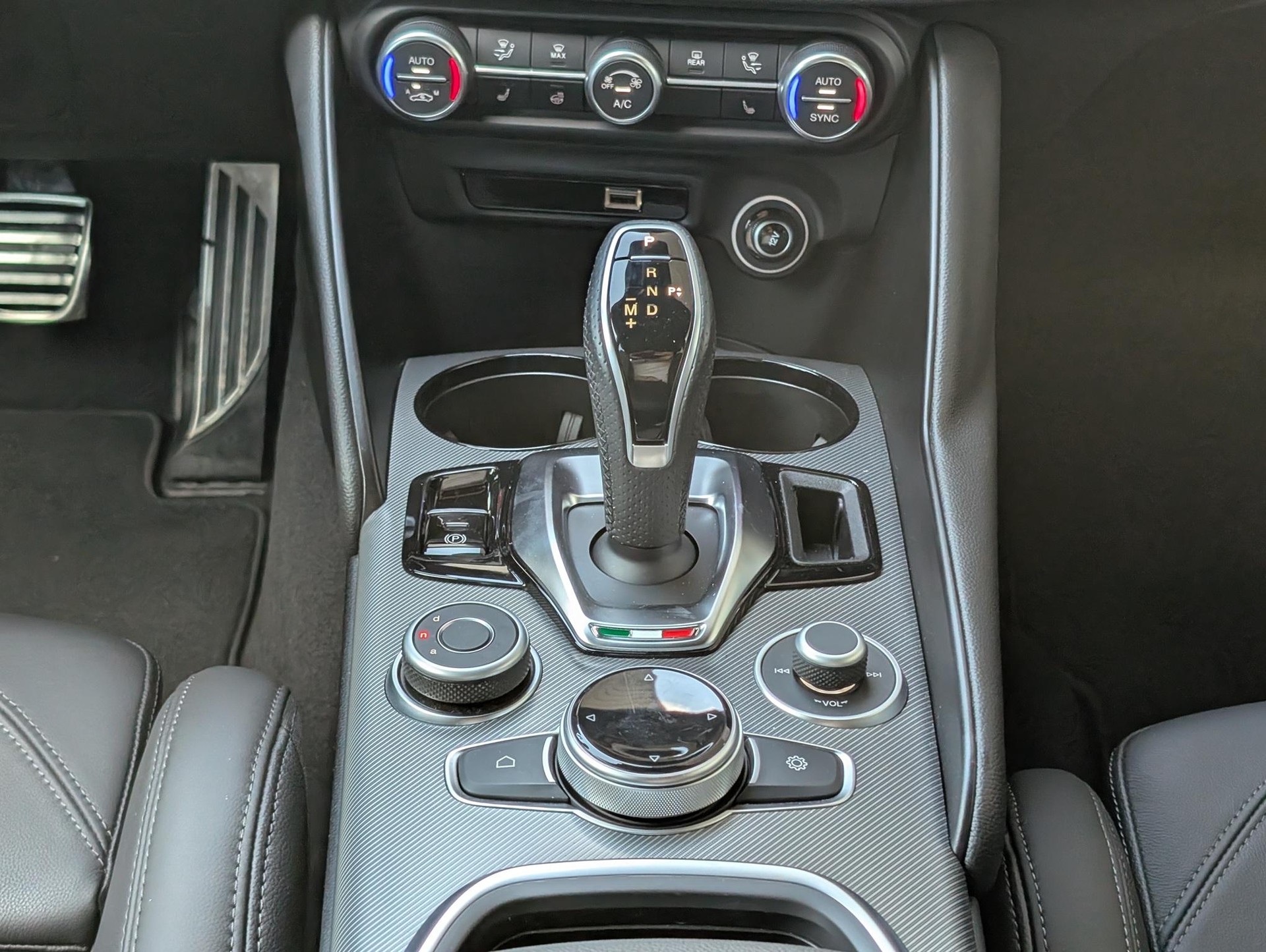 ALFA ROMEO Giulia 2.0 Q4 Veloce-image-11