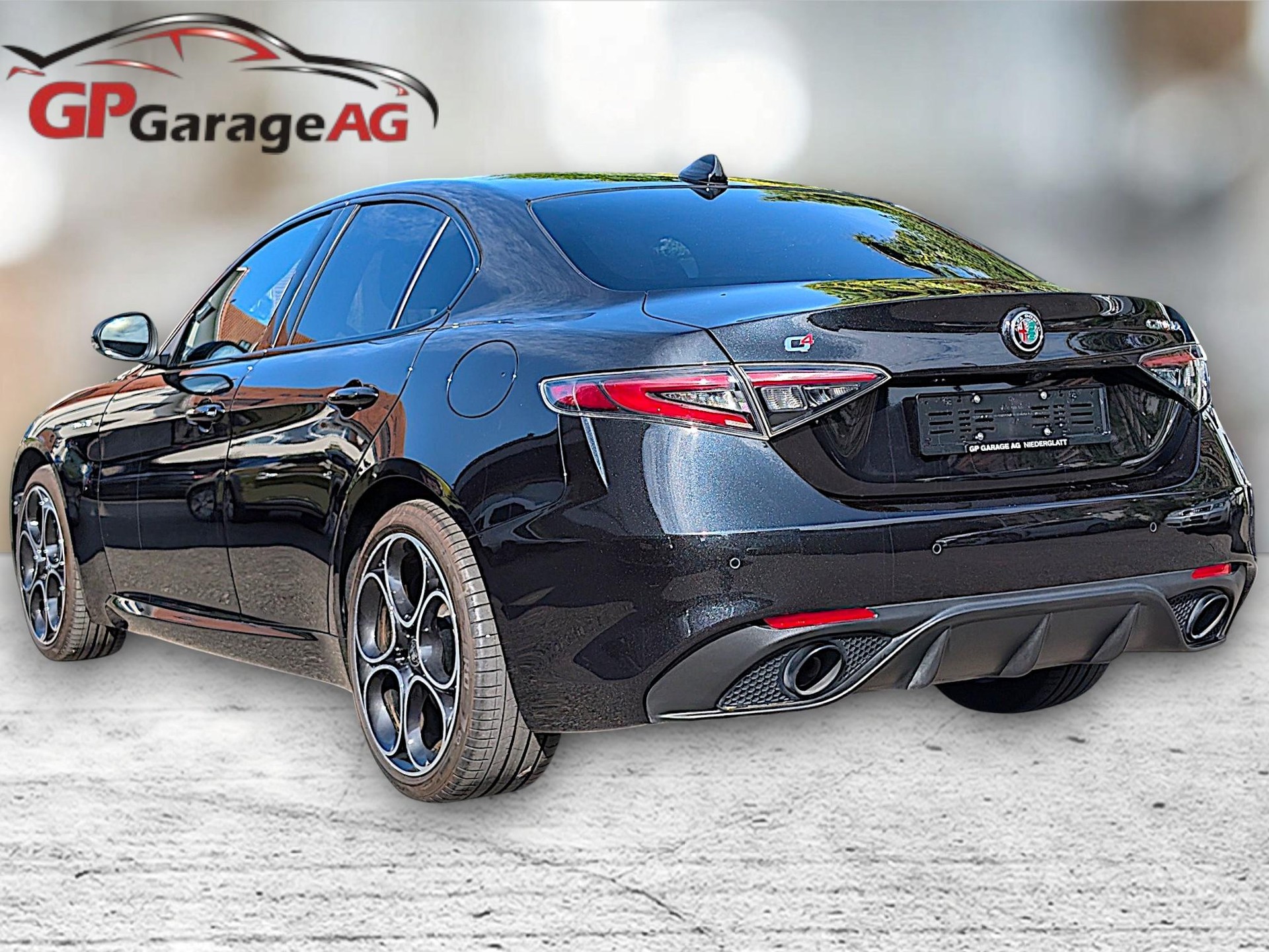 ALFA ROMEO Giulia 2.0 Q4 Veloce-showroom-element-2