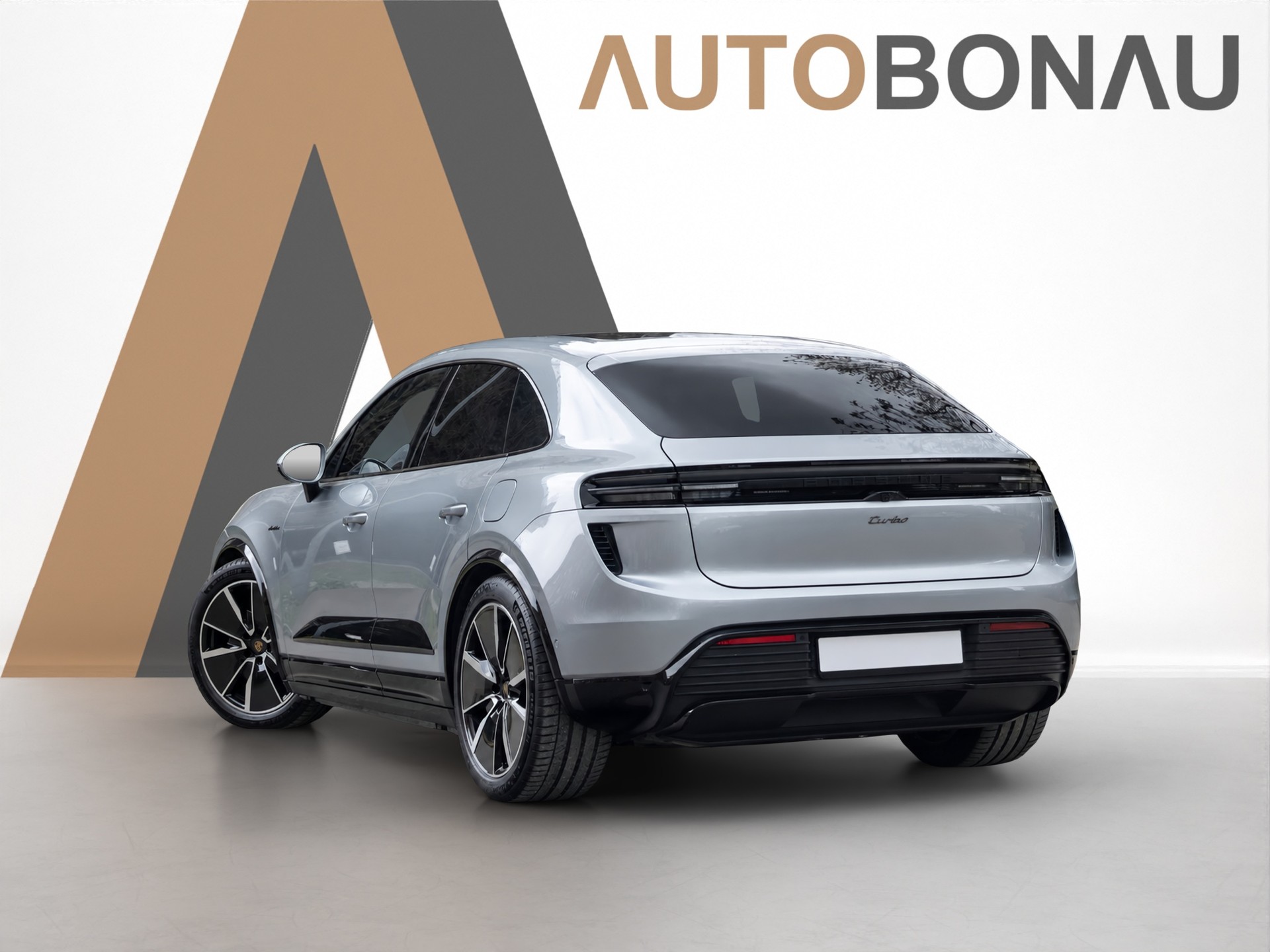 PORSCHE Macan Turbo-showroom-element-2