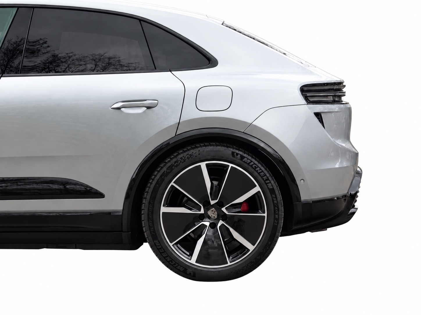 PORSCHE Macan Turbo-image-33