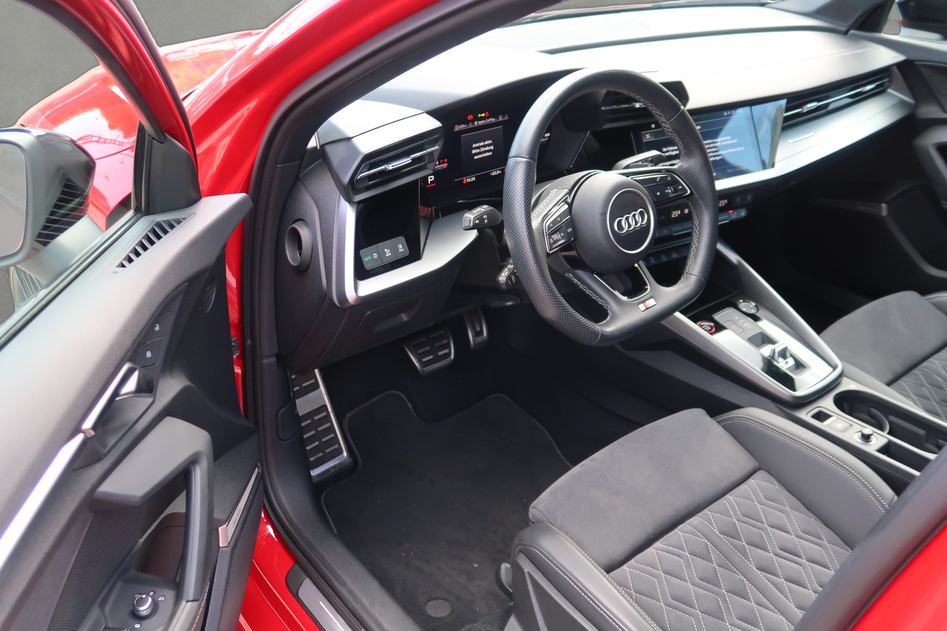 AUDI S3 Limousine 2.0 TFSI quattro S-tronic-image-7