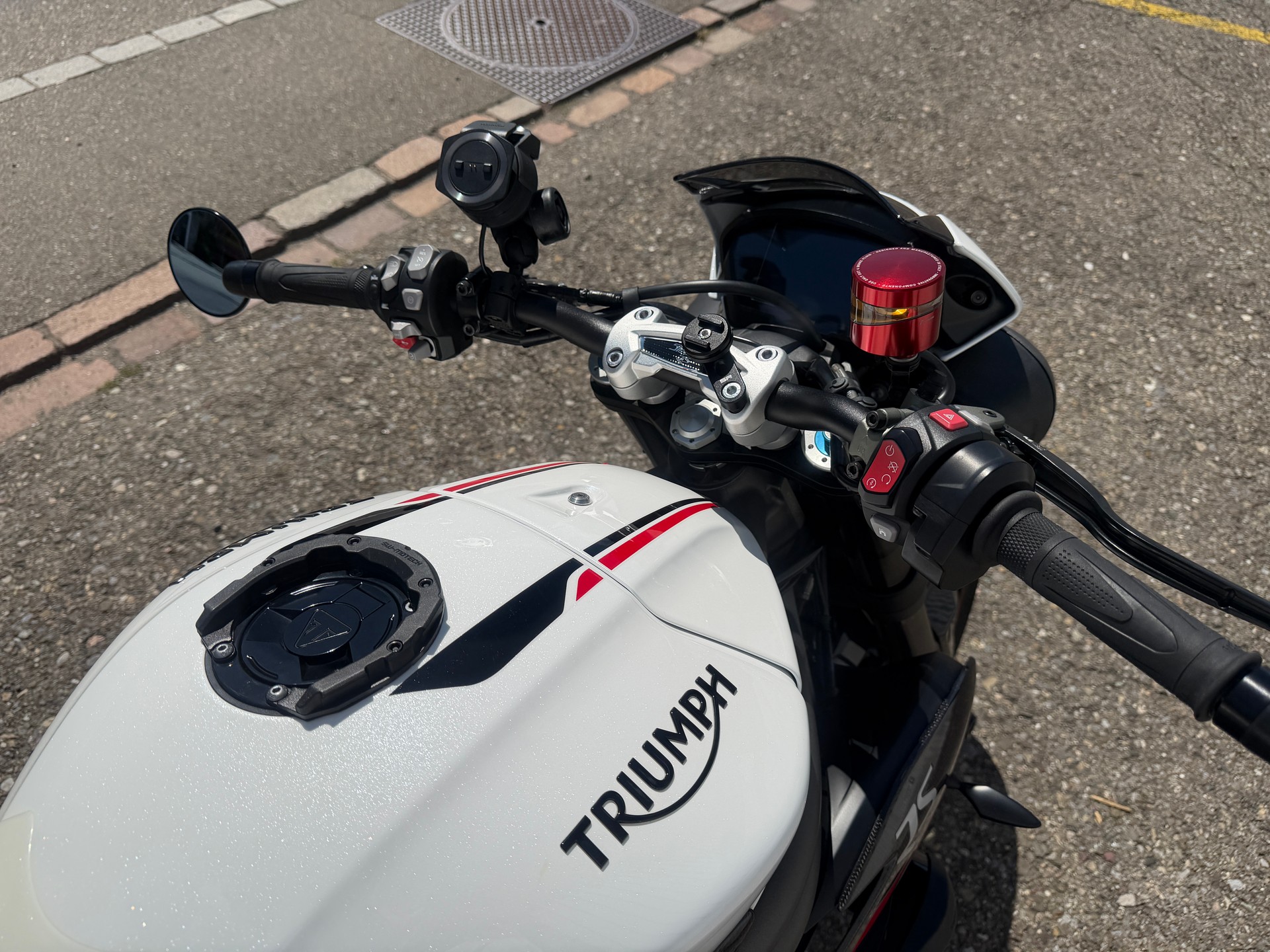 TRIUMPH Speed Triple RS 1050 ABS-image-9